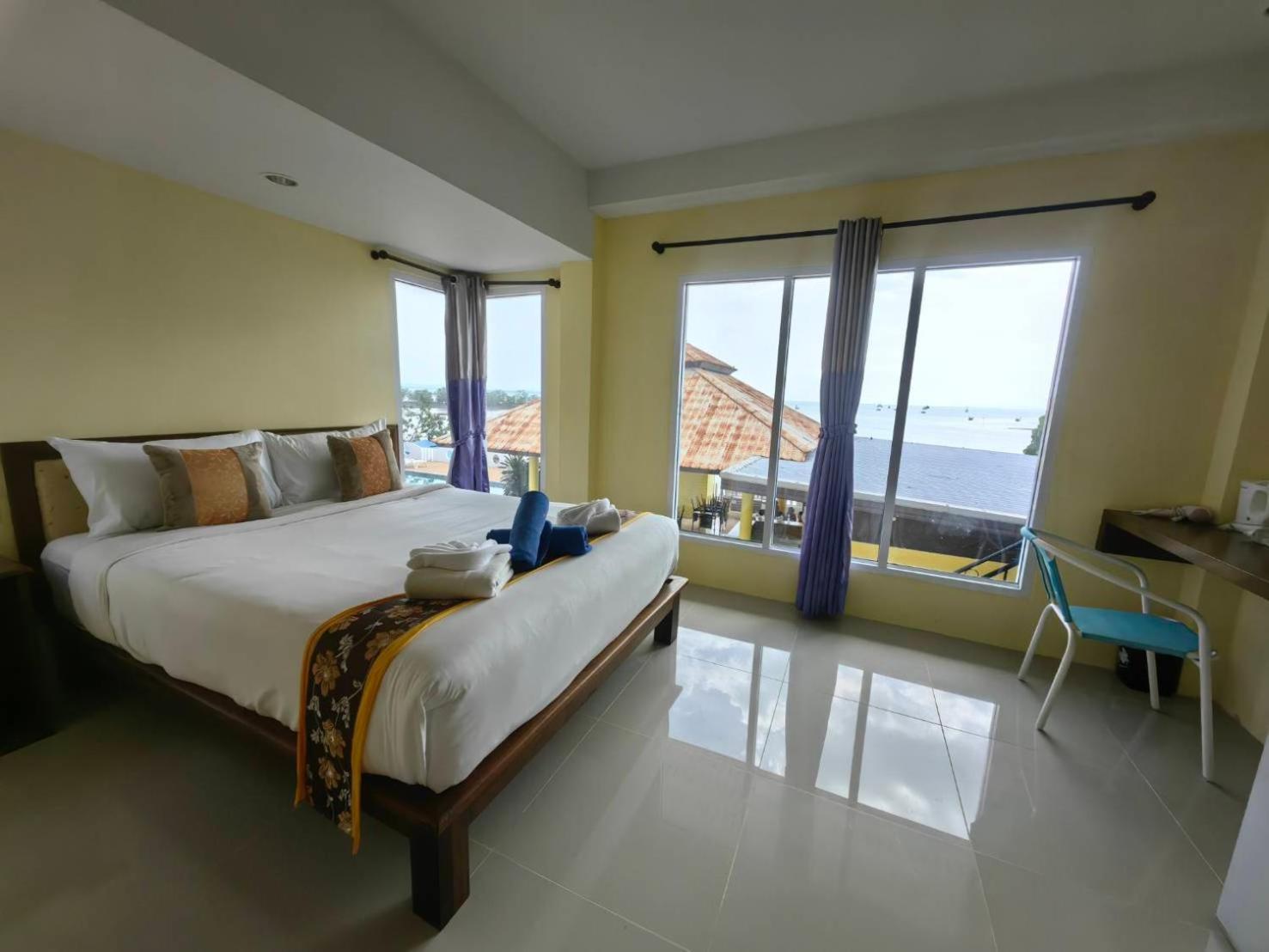Chom By The Sea Hotell Ao Nam Mao Eksteriør bilde