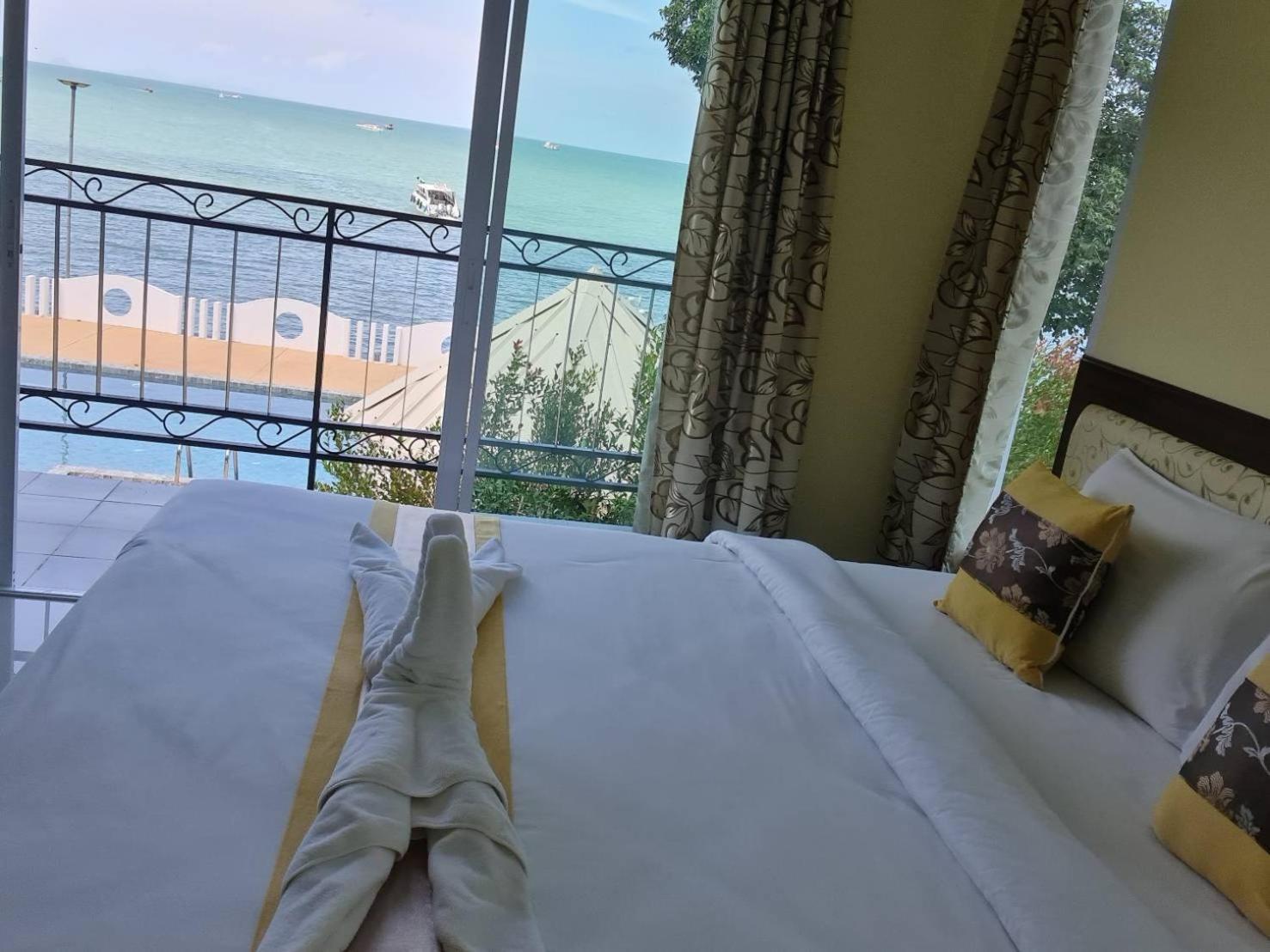 Chom By The Sea Hotell Ao Nam Mao Eksteriør bilde
