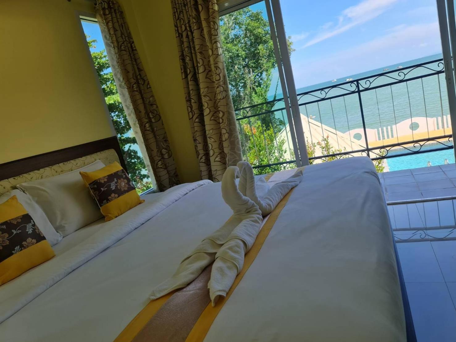 Chom By The Sea Hotell Ao Nam Mao Eksteriør bilde
