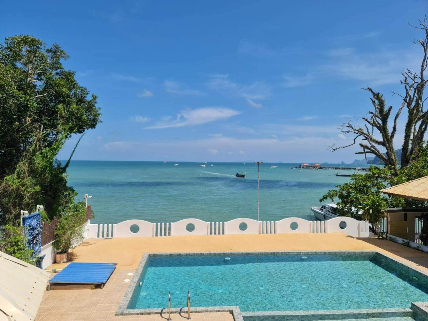 Chom By The Sea Hotell Ao Nam Mao Eksteriør bilde